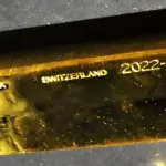 Gold holds $4,400 as Fed hike odds hit 51.5% – up 22%…